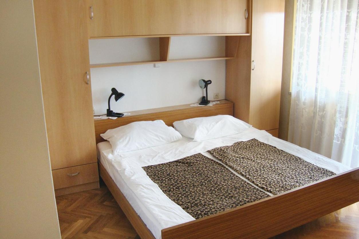 Studio Palit 3195C 외부 사진
